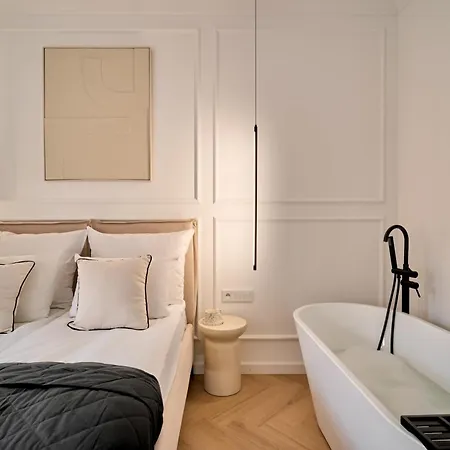 Granaria Premium - Designer Bathtub - Center 格但斯克