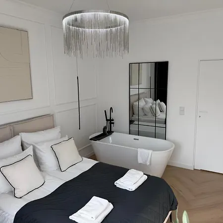 Granaria Premium - Designer Bathtub - Center Апартаменты